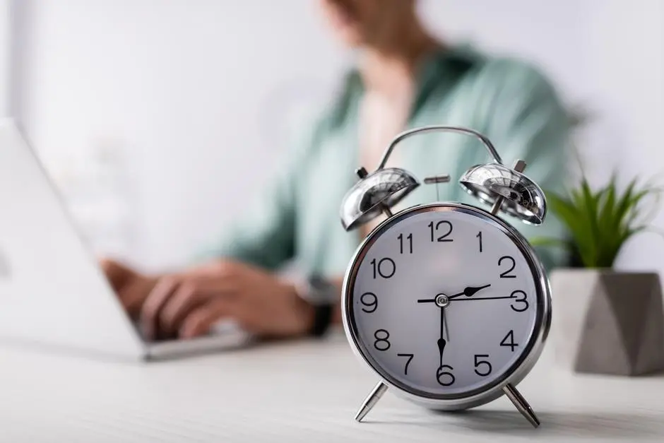 SINDESC/RS reune com SESCON/RS para tratar da transição para jornada de 42 horas semanais