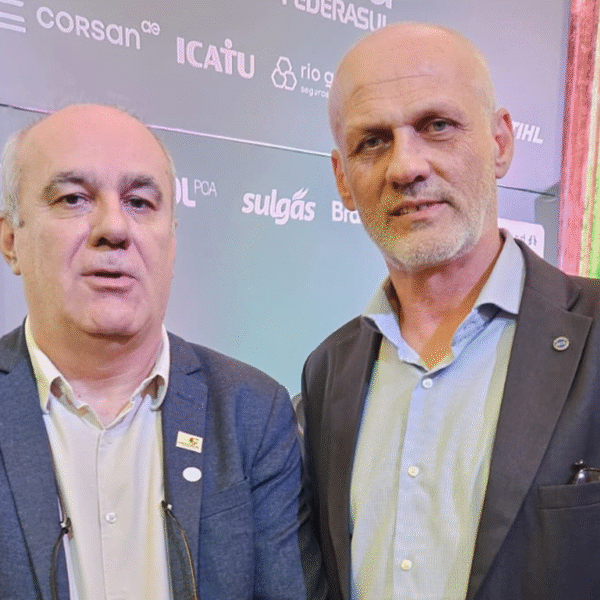 Sindesc/RS participa de almoço na Federasul com foco em jornada de trabalho e direitos dos trabalhadores