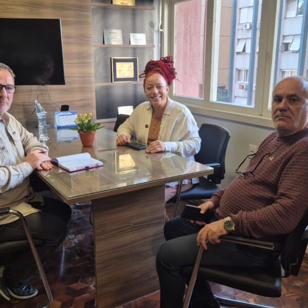 SINDESC RS reforça apoio a projetos que beneficiam trabalhadores da cetegoria em reunião com a deputada Daiana Santos