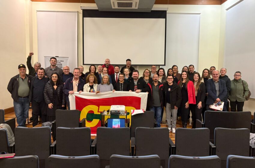 SINDESC RS participa de encontro na UFRGS sobre memória das vítimas de acidentes de trabalho e saúde mental
